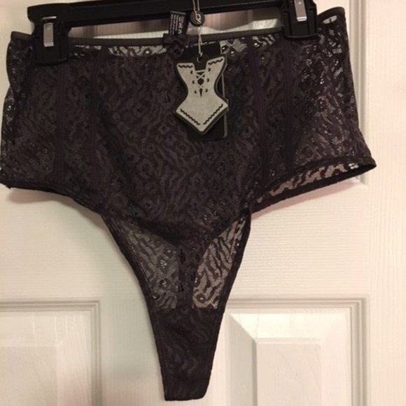 LAST DAY - 9 panties Looks like lace but does not feel like lace - Picture 4 of 6